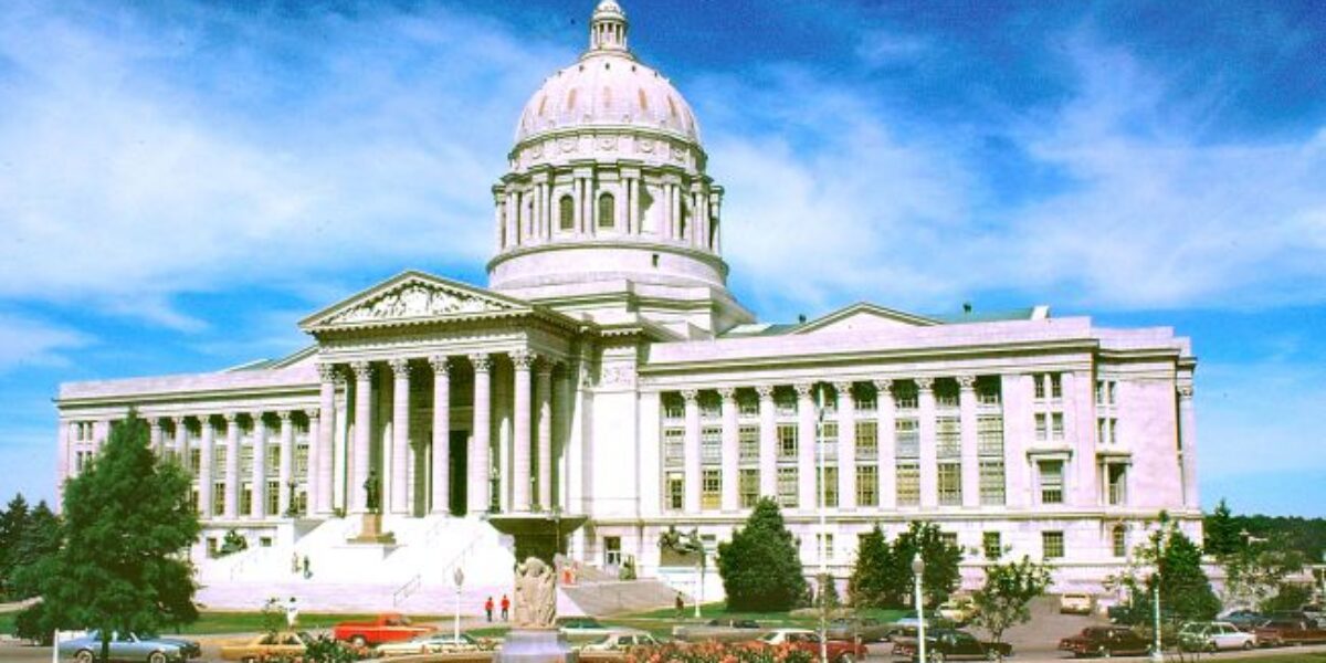 Missouri Bill Would Define AI As Non-Sentient, Set Disclosure And Liability Rules