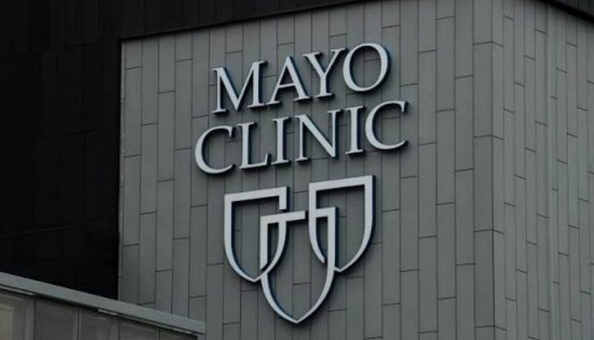 Exterior view of the Mayo Clinic campus accompanying coverage of The Mayo Clinic AI oversight lawsuit.