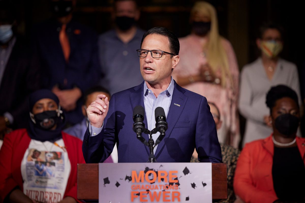 Shapiro Signs Law Requiring Pennsylvania Ads To Label AI Content That Could Mislead Buyers
